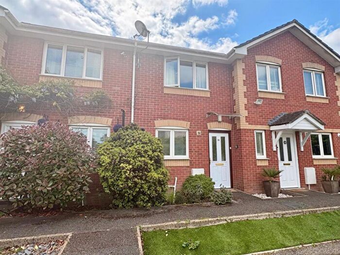 3 Bedroom Terraced House For Sale In Markham Close, Bournemouth, BH10