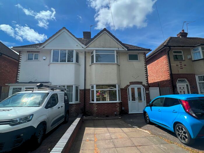 3 Bedroom Semi-Detached House To Rent In Horrell Road, Sheldon, Birmingham, B26
