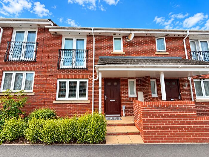 3 Bedroom Terraced House For Sale In Poppy Close, Luton, LU3