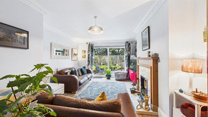 4 Bedroom Detached House For Sale In Matthews Close, Rowley Regis, B65