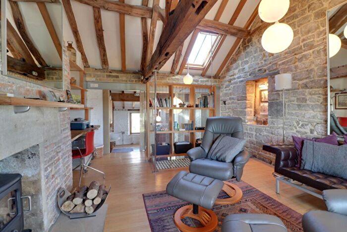 2 Bedroom Character Property For Sale In Upper Hagg, Thongsbridge, Holmfirth, West Yorkshire, HD9