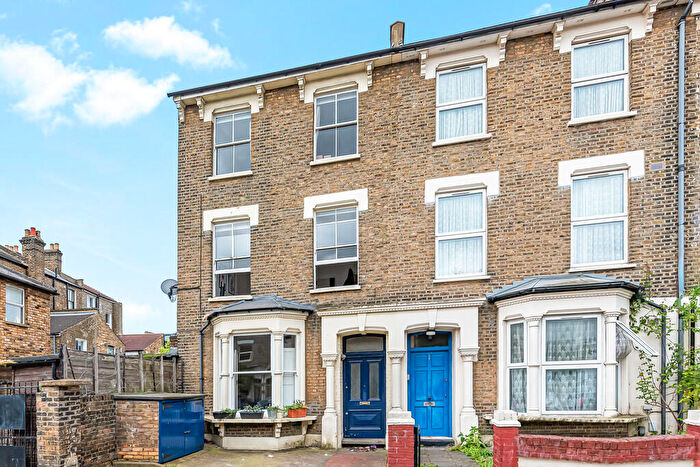 4 Bedroom Terraced House For Sale In Brooke Road, London, E5