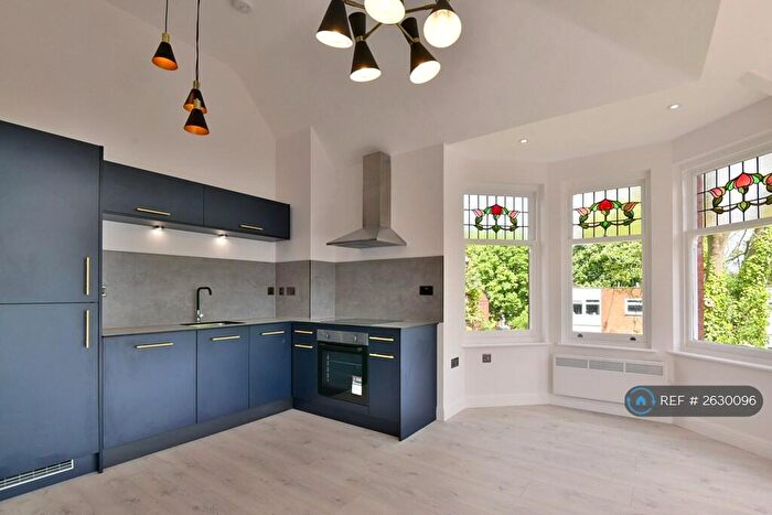 2 Bedroom Flat To Rent In Davenport Park Road, Stockport, SK2