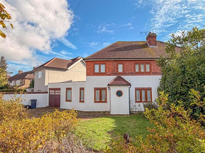 5 Bedroom Semi Detached House For Sale In Stortford Road, Hoddesdon, EN11