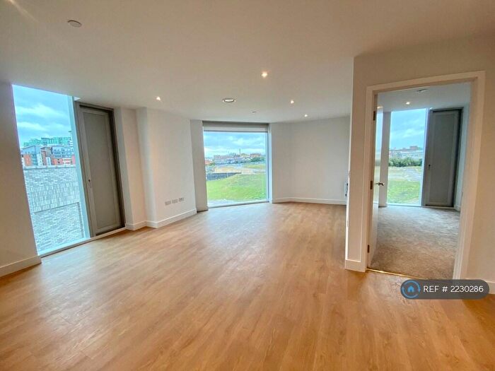 2 Bedroom Flat To Rent In Dantzic Street, Manchester, M4