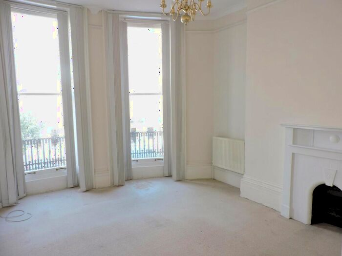 2 Bedroom Apartment To Rent In Brunswick Place, Hove, BN3