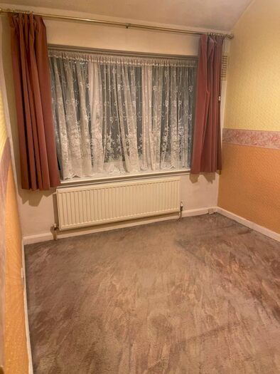 3 Bedroom Semi-Detached House To Rent In Ivyhouse Road, Dagenham, RM9