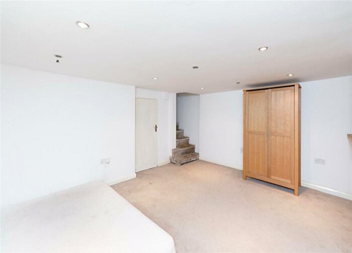 4 Bedroom Terraced House To Rent In Wellington Terrace, Leeds, LS13