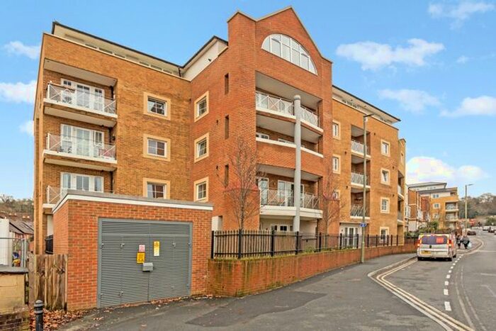 1 Bedroom Flat To Rent In Flambard Way, Godalming, GU7