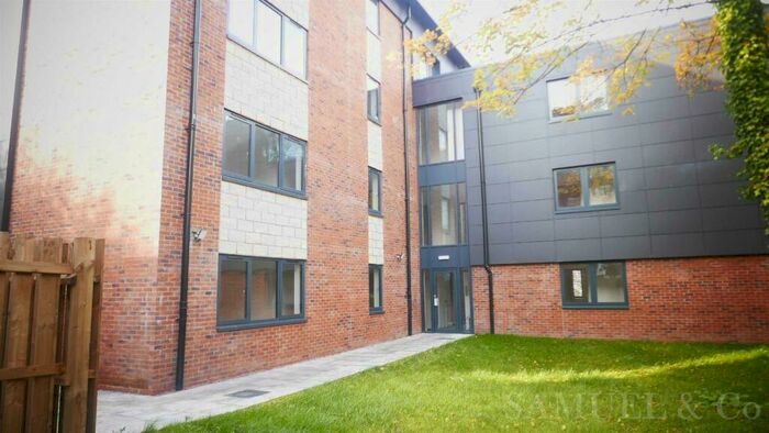 2 Bedroom Flat To Rent In Ednam Court, Dudley, DY1