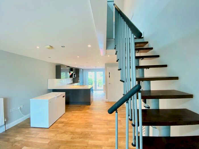 1 Bedroom Maisonette To Rent In Highfield Road, CR8