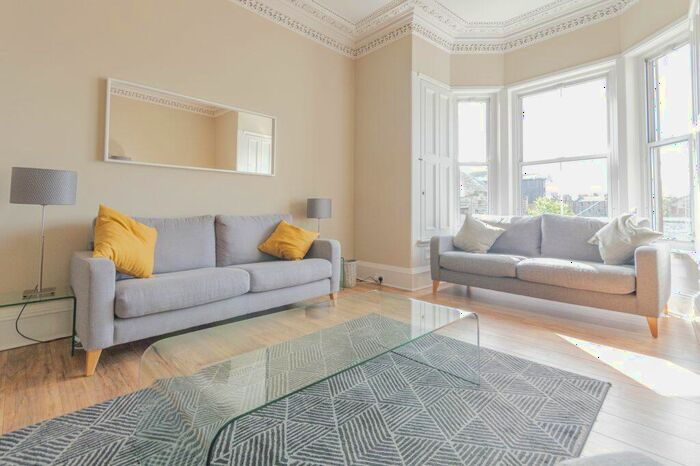 5 Bedroom Flat To Rent In L – Hope Park Terrace, Edinburgh, EH8