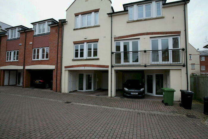 4 Bedroom Town House To Rent In New Street, Abingdon, OX14