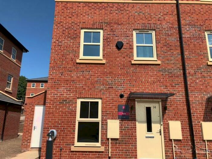 2 Bedroom Town House To Rent In Barden Lane, Leeds, West Yorkshire, LS14