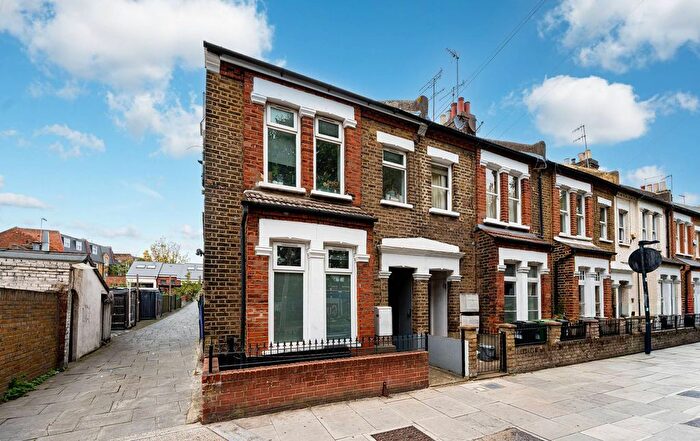 2 Bedroom Maisonette To Rent In St Dunstans Road, Hammersmith, London, W6