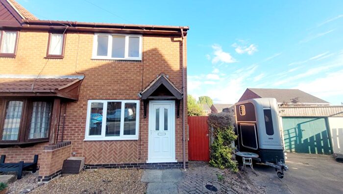 2 Bedroom House To Rent In Thorn Street Mews, Woodville, DE11