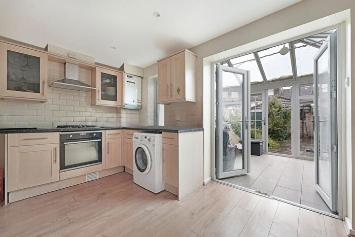 4 Bedroom Flat To Rent In Fallow Court, Argyle Way, SE16