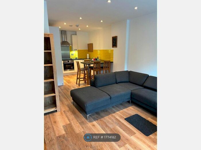 1 Bedroom Flat To Rent In Montagu House, London, W12
