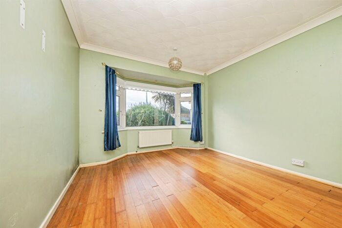 2 Bedroom Detached Bungalow For Sale In Kreswell Grove, Harwich, CO12