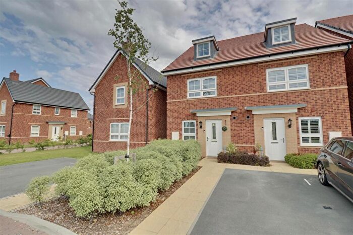 3 Bedroom Semi-Detached House For Sale In Forty Acres Way, Havant, PO9