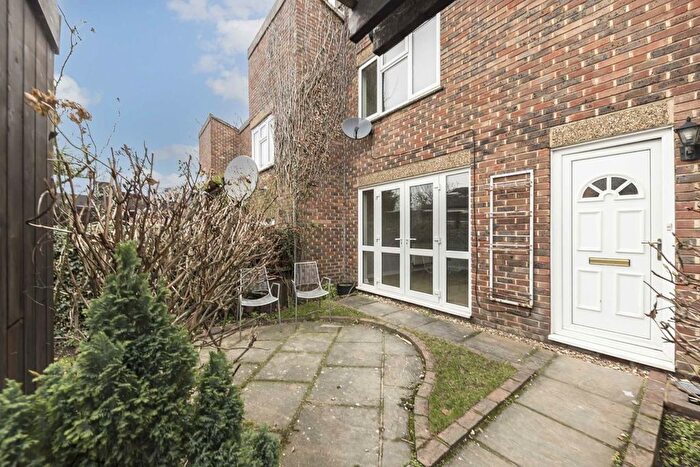 2 Bedroom Property To Rent In Goodman Crescent, Streatham, SW2