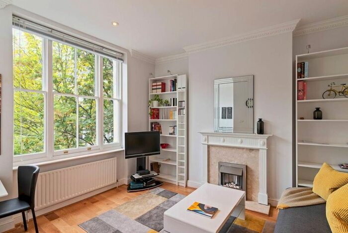 2 Bedroom Flat To Rent In Kempsford Gardens, SW5
