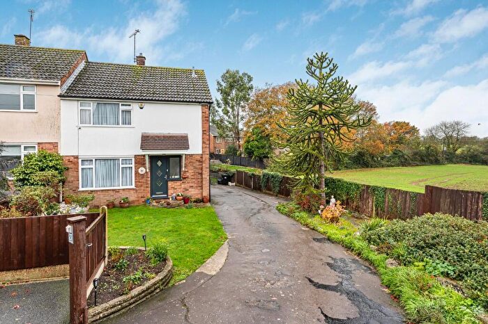 3 Bedroom Semi-Detached House For Sale In Soames Mead, Brentwood, Essex, CM15