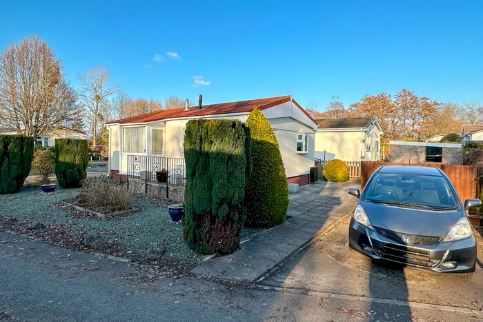 1 Bedroom Bungalow For Sale In Elm Tree Park, Sheepway, Portbury, Bristol, BS20