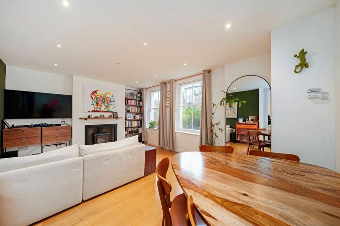 1 Bedroom Flat For Sale In Freegrove Road, Hillmarton Conservation Area, N7