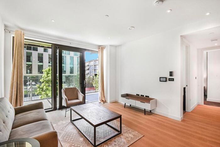 2 Bedroom Apartment To Rent In The Modern, Embassy Gardens, Nine Elms, SW11