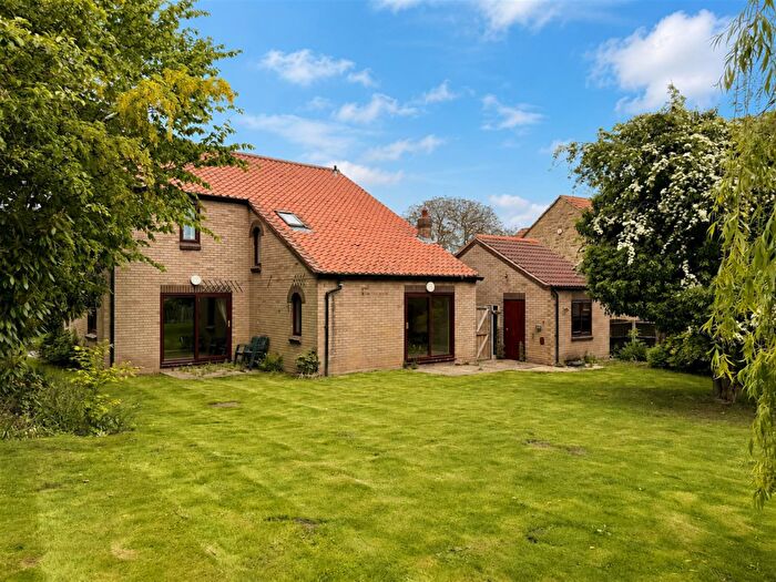4 Bedroom Detached House To Rent In Vicarage Drive, Wadworth, Doncaster, DN11