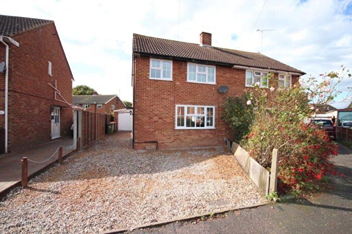 3 Bedroom Semi-Detached House To Rent In Lancaster Close, Barton-le-Clay, Bedfordshire, MK45