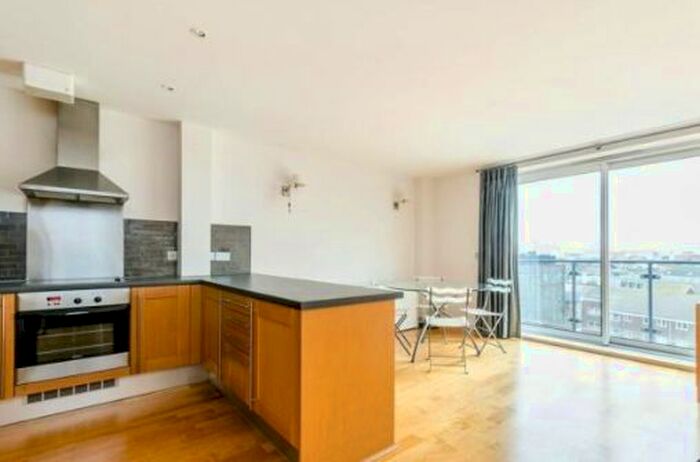 2 Bedroom Flat To Rent In Long Lane, London, SE1