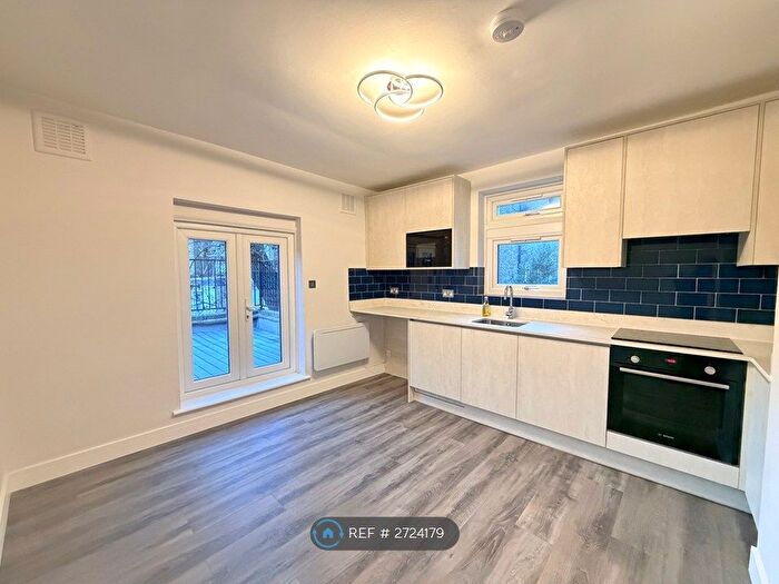 Studio To Rent In St. Stephens Crescent, London, W2