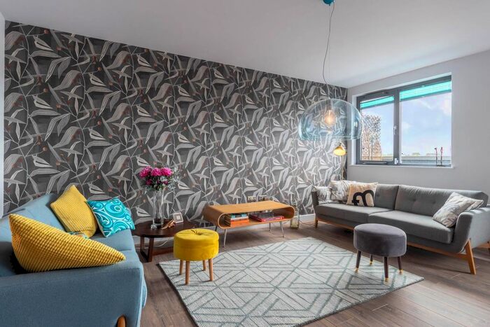 3 Bedroom Flat To Rent In Honduras Wharf, Summer Lane, Birmingham, B19