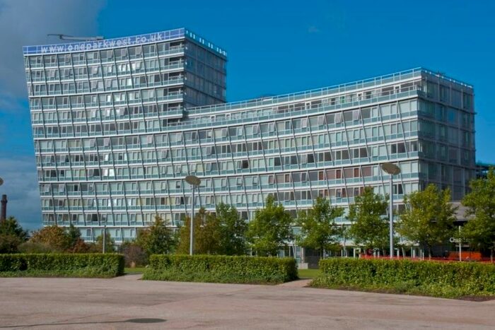 Parking/garage To Rent In Strand Street, Liverpool, Merseyside, L1