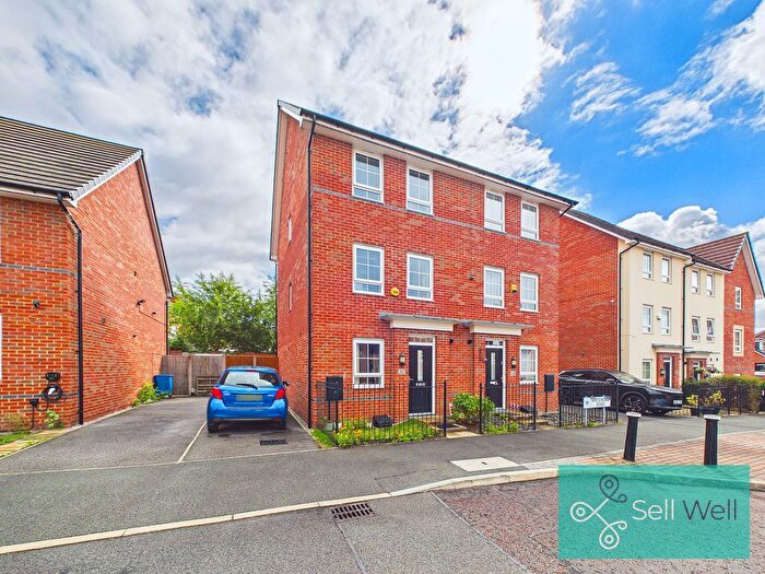 4 Bedroom Semi-detached House For Sale In Whitewood Road, Worsley, M28