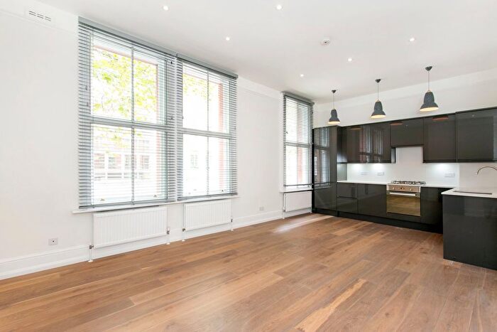 2 Bedroom Flat To Rent In Shaftesbury Avenue, Seven Dials, WC2H