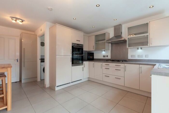 5 Bedroom Detached House To Rent In Hope Way, Botley, OX2