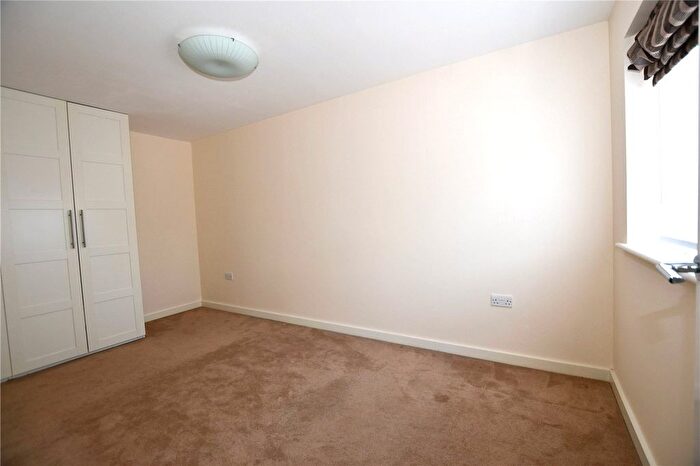 1 Bedroom Flat To Rent In Reading Road, Winnersh, Wokingham, Berkshire, RG41