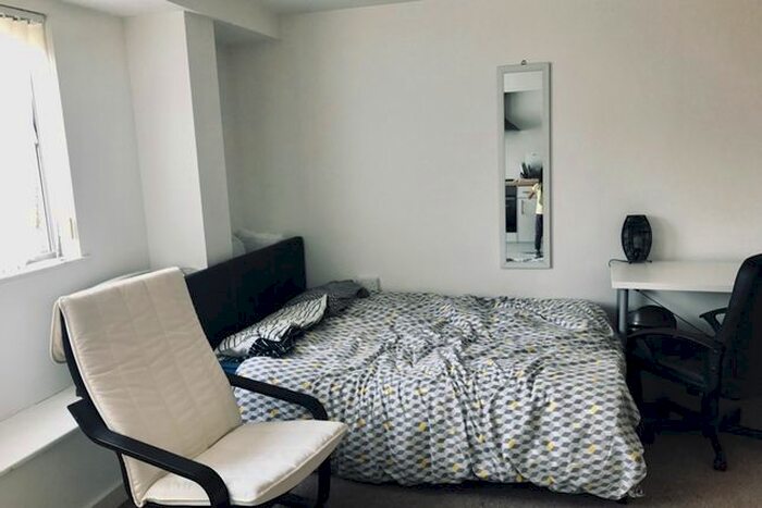 Studio To Rent In Kingsway, Swansea, SA1