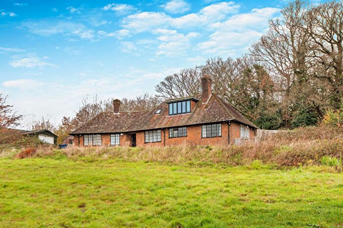 3 Bedroom Detached House For Sale In Petworth Road, Haslemere, Surrey, GU27
