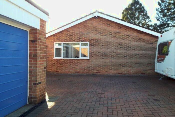 2 Bedroom Bungalow To Rent In Park Lane, Derby, DE74