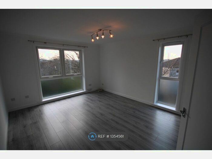 2 Bedroom Flat To Rent In Craigmount Hill, Edinburgh, EH4
