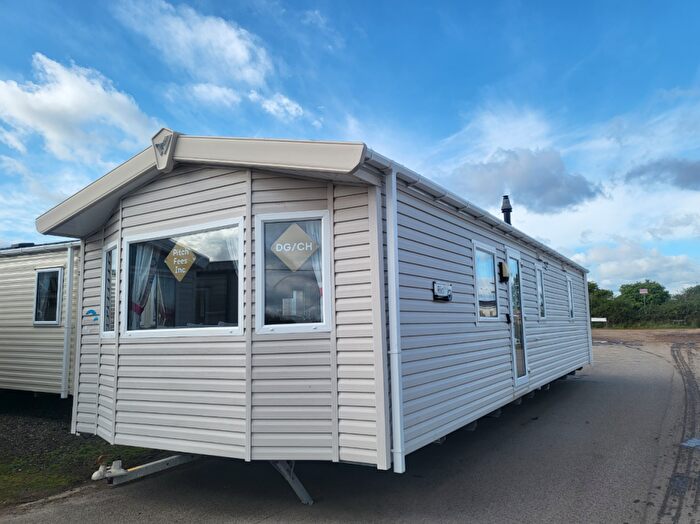 2 Bedroom Park Home For Sale In Snettisham Holiday Park, PE31