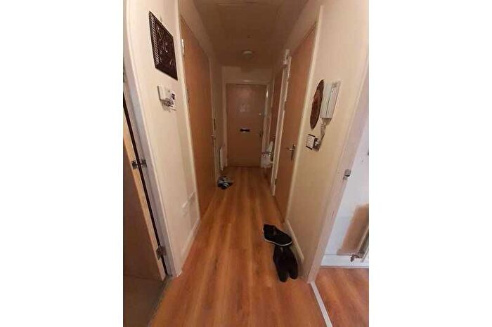 2 Bedroom Flat To Rent In Lee Bank Middleway, Birmingham, West Midlands, B15