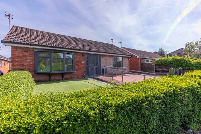 2 Bedroom Detached Bungalow For Sale In Meadow View, Elton, Chester, CH2