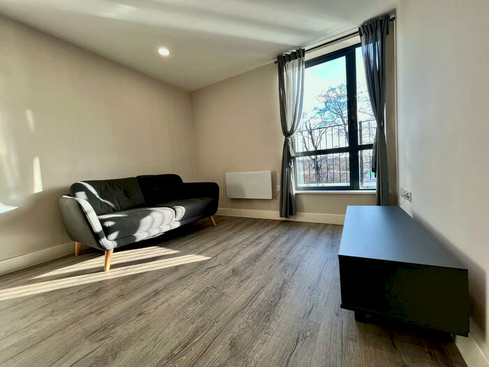 2 Bedroom Apartment To Rent In Northgate House, LS6