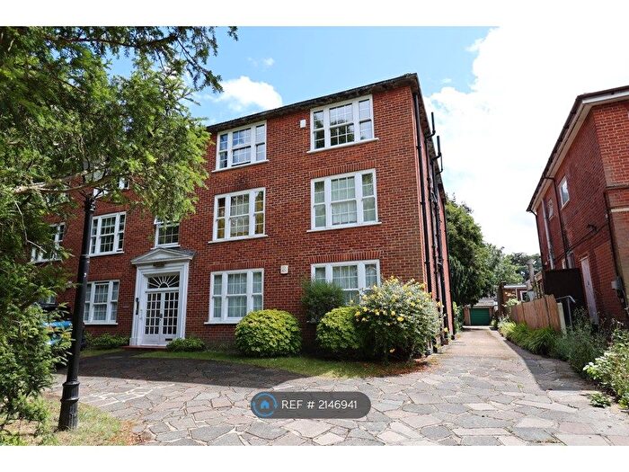 2 Bedroom Flat To Rent In Lynton Lodge, Sutton, SM2