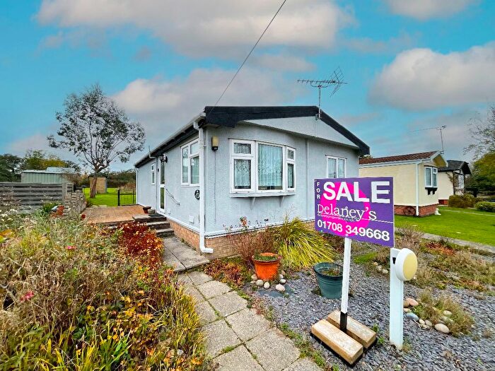 2 Bedroom Mobile/park Home For Sale In North End, Cummings Hall Lane, Romford, RM3